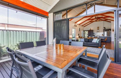 Dunsborough House | Footsteps By The Bay