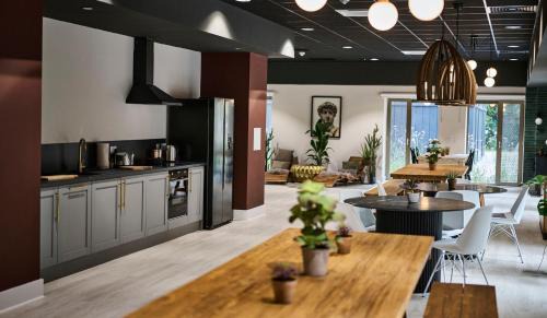 Acresford Apartment | For Students Only The Oaks in Coventry