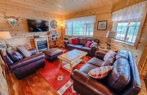 Lazy Acres House | Forest Edge Retreat