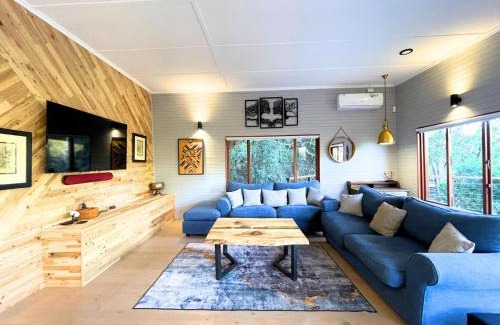 Keurboomstrand Villa | Forest Escape w Pool Jacuzzi Pizza Oven