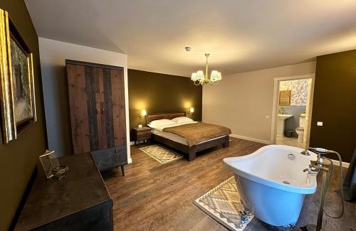 Valea Iasului House | Forest House Retreat