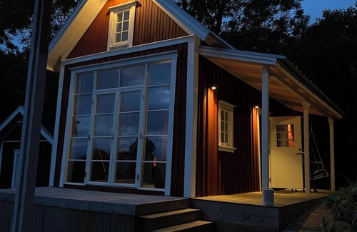 Ljungskile Cabin | Forest house