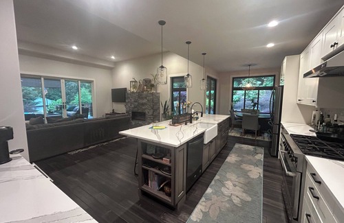 Issaquah House | Forest house with hot tub, fire pit and heated deck. Sleeps 8+