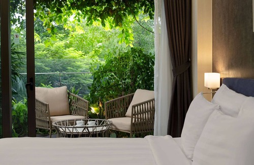 Phuc Yen Hotel | Forest In The Sky Flamingo Dai Lai Resort