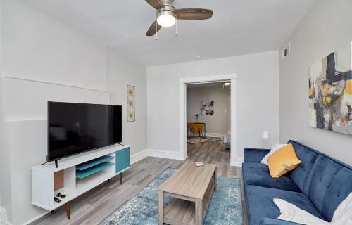 St. Louis Apartment | Forest park, Science Center, BJC & CWE restaurants