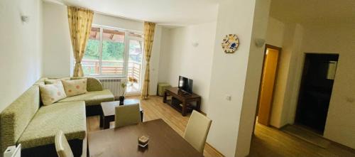 Pamporovo Apartment | Forest Retreat, Stream Resort, Pamporovo