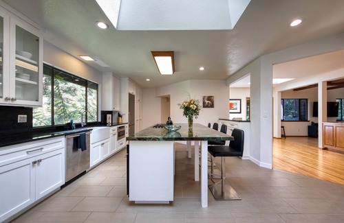 Freestone House | Forest Ridge - Private Estate w/Hot Tub and Sauna