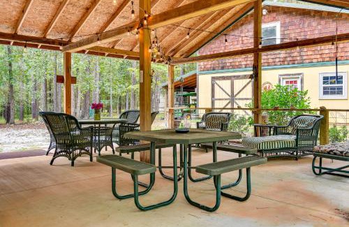 Eatonton House | Forested Family Hideaway Near Lake Sinclair!