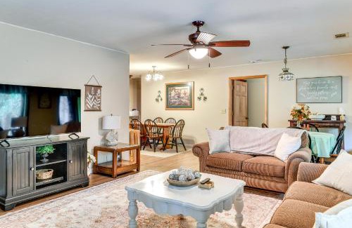 Eatonton House | Forested Family Hideaway Near Lake Sinclair!