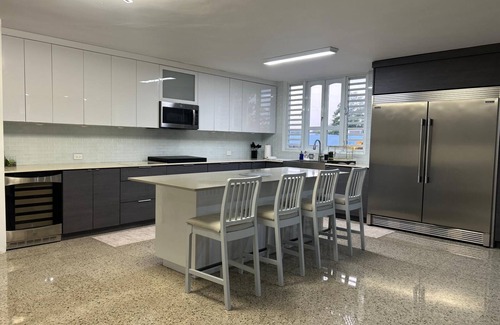 Cupey House | Forget your worries in this spacious SERENE space.