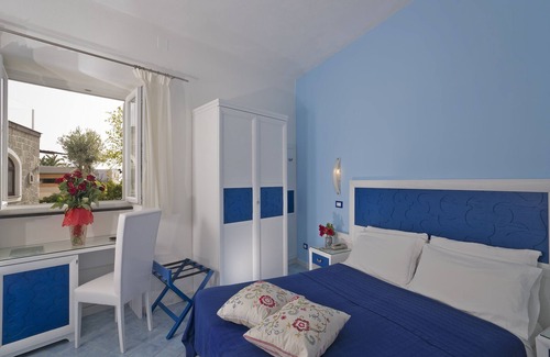 Succhivo Bed & Breakfast | Forio- Ischia With a Breathtaking View of Citara for 6 in Communicating Rooms