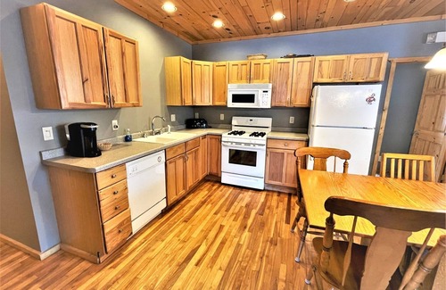 Butternut Cabin | Fort Flambeau on the Flowage! | 8 Bed, 2 Bath