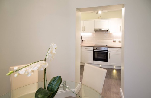 Dartmouth Apartment | Fortescue Apartment-Premium-River view-1 bed