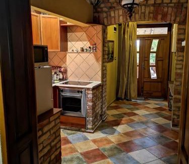 Kiskunhalas Apartment | Fortuna Vendégház Erkélyes Lakosztály