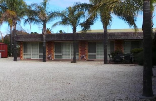 Charlton Hotel | Foundry Palms Motel