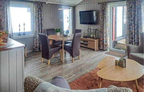 Akrestrømmen House | Four-Bedroom Holiday Home In Rendalen