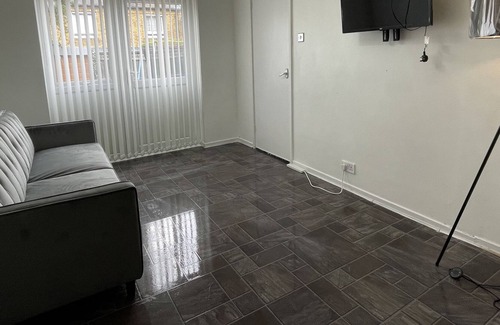 Woolwich Riverside House | Four Bedroom House with Garden and Lawn
