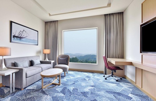 Kakkanad Hotel | Four Points by Sheraton Kochi Infopark