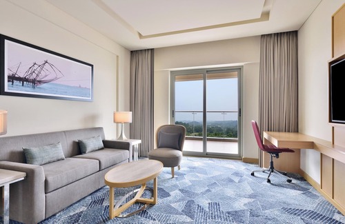 Kakkanad Hotel | Four Points by Sheraton Kochi Infopark