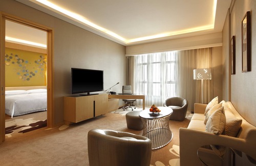 Yancheng District Hotel | Four Points By Sheraton Luohe