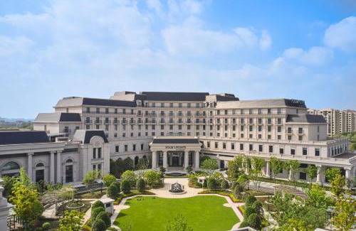 Jinshan Hotel | Four Points by Sheraton Shanghai Fengjing