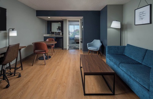 Carver City - Lincoln Gardens Hotel | Four Points by Sheraton Suites Tampa Airport Westshore