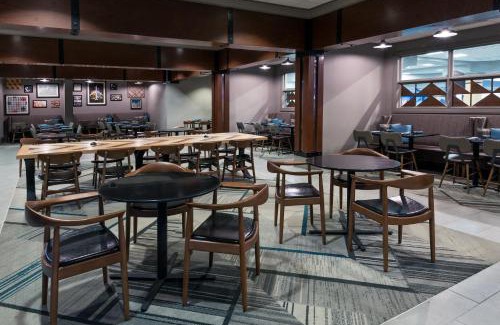 Belle Mina Hotel | Four Points Huntsville Airport