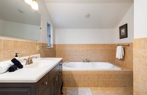 Hurley House | Fox Hill 16ppl Pickleball+Pool+HotTub+FirePit