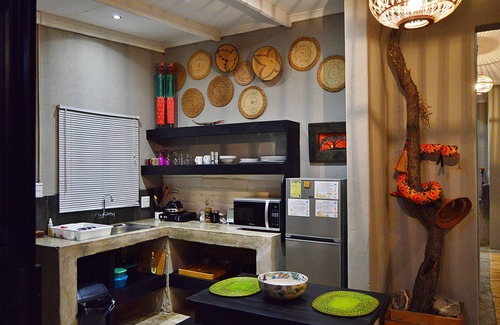 Marloth Park Cabin | Foxy Crocodile Bush Lodge & Kruger Safari's - No Loadshedding
