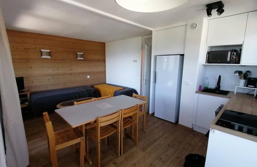 Doucy-Combelouviere Apartment | Appt 3p/5 Couchages en Parfait État, Très Bien Entretenu et Avec vue Imprenable