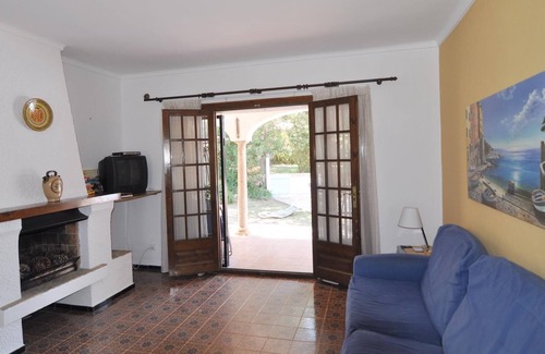 L'Escala Villa | FRANCIAC: HOUSE WITH COMMUNITY POOL + FREE WIFI