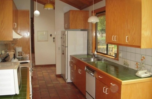 Point Reyes Station House | Frank's Place: Classic Inverness Home with Bay Views, Hot Tub