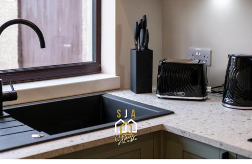 Sandhaven Bed & Breakfast | Fraserburgh Residence - SJA Stays - Modern 3 Bed Apartment