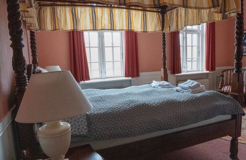 Halsnæs Kommune Hotel | Frederiksværk Hotel