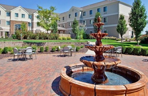 O'Fallon Apartment | Free Breakfast. Pool & Gym. Near Progress West Hospital!