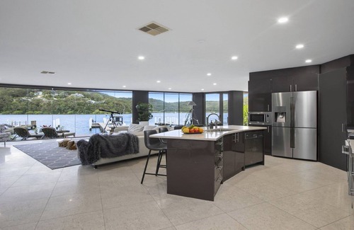 Booker Bay Apartment | Free Night Stay this Winter * Pool/spa/sauna