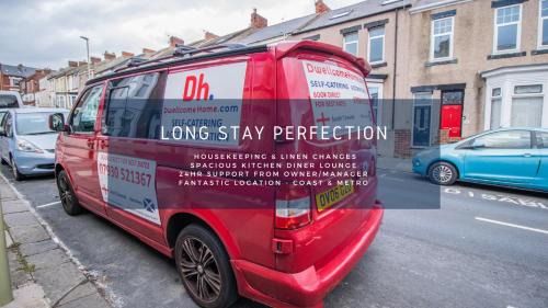 South Shields Apartment | Free Parking, Ideal for Long Term Contractor, etc Stays, Regular Housekeeping Option, 10 min Walk from Beach and Metro 15-20 min Drive to Nissan & Newcastle - Dwellcome Home Ltd 2 DOUBLE Bedroom 3 Bed Apt, Fast WIFI - See our Site for Assurance