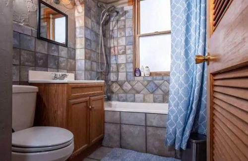 Victorian Village House | Free Parking - Prime Location - Downtown