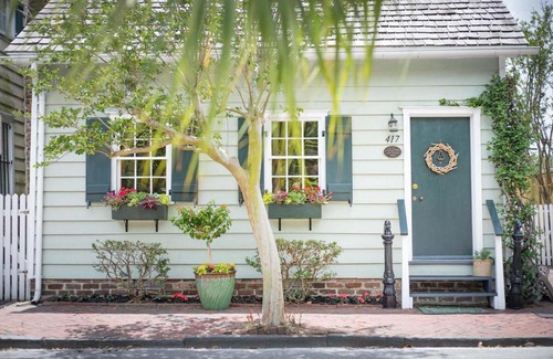 Historic District - North House | Freeman's Cottage by Lucky Savannah