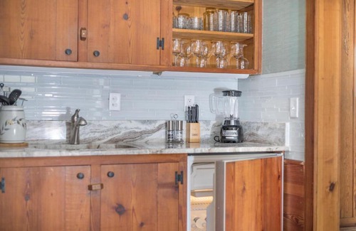 Historic District - North House | Freeman's Cottage by Lucky Savannah