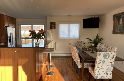 Freeport House | Freeport split house on the canal for an easygoing vacation!