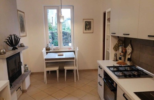 Trarego Viggiona House | Freistehendes Ferienhaus am Dorfrand mit Panoramablick auf den Lago Maggiore