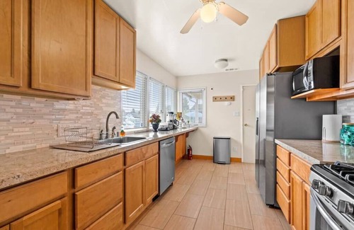 Centerville House | Fremont Favorite l Sleeps 13 Big Entertainment RM