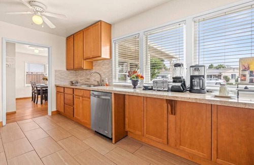 Centerville House | Fremont Favorite l Sleeps 13 Big Entertainment RM