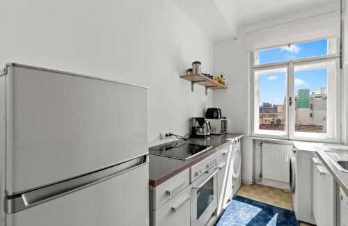 Neubau Apartment | French Balcony - 55m2 - Next to Mariahilferstraße