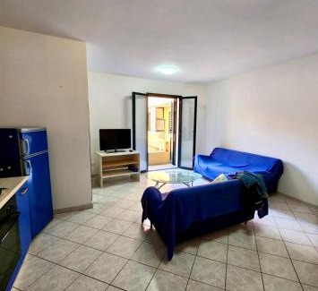 Valledoria House | Fresco appartamento in centro