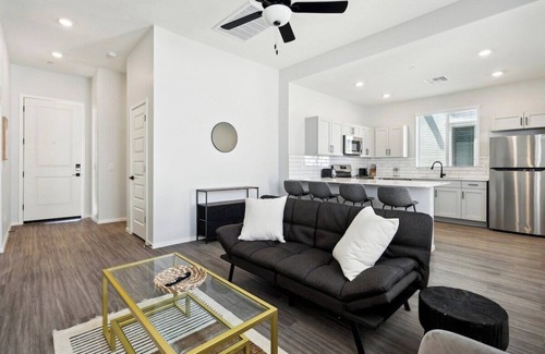 Sundance House | Fresh Modern Home in Canopy w/Pool,BBQ