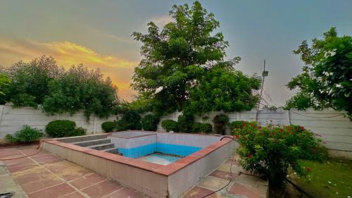 Gurugram House | Fresh water pool farm Near sec 10