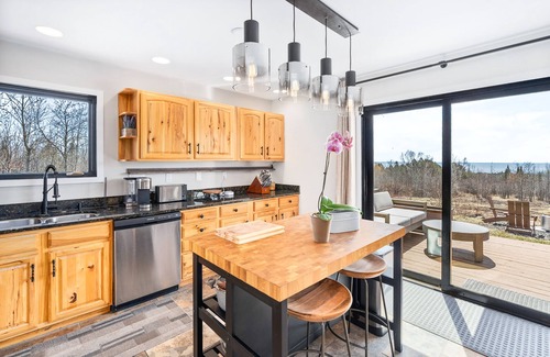 Two Harbors House | Freshly Remodeled Cabin w/stunning Lake Views