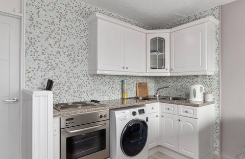 Pembroke Apartment | Freshwater Bay - Sea View Apartment